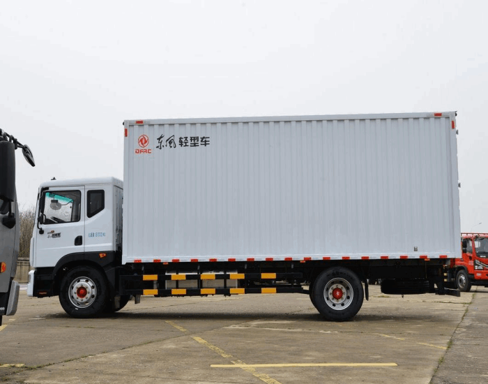 Dongfeng D9 Box Truck