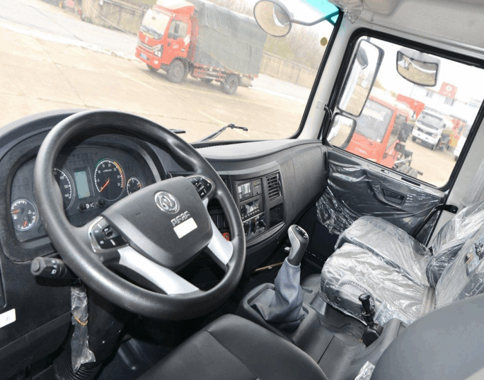 Dongfeng D9 Box Truck