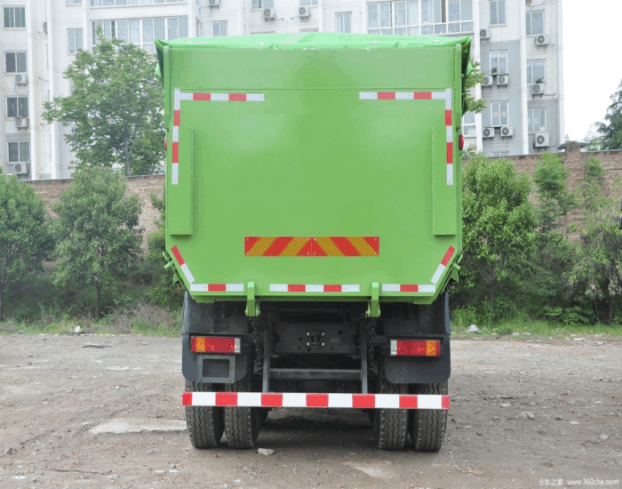 Shacman M3000 dump truck