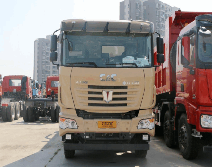 C＆C LNG 8×4dump truck