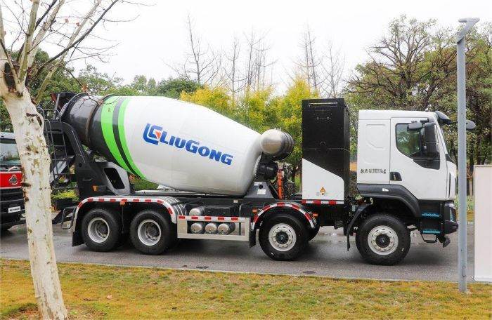 CHENGLONG H5 8X4 Concrete Mixer Truck