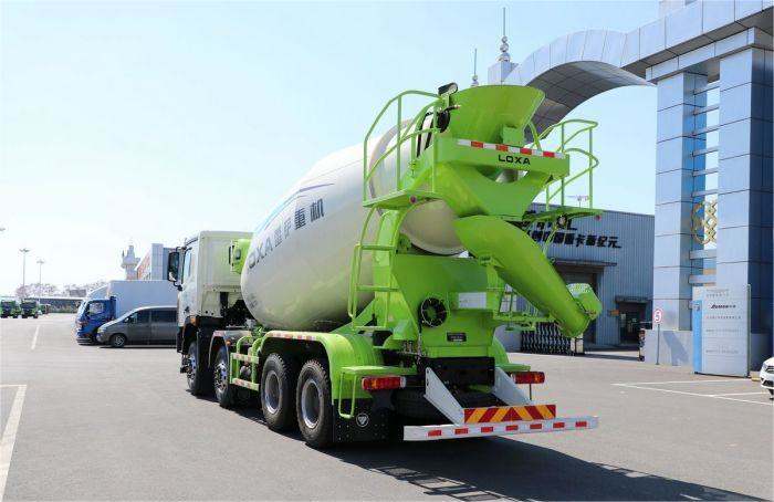 FOTON Auman GTL 8X4 Concrete Mixer Truck