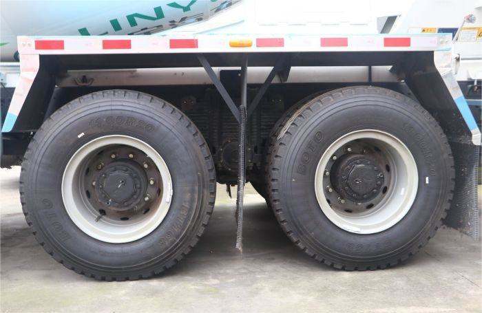 Shacman M3000S 8X4 Concrete Mixer Truck