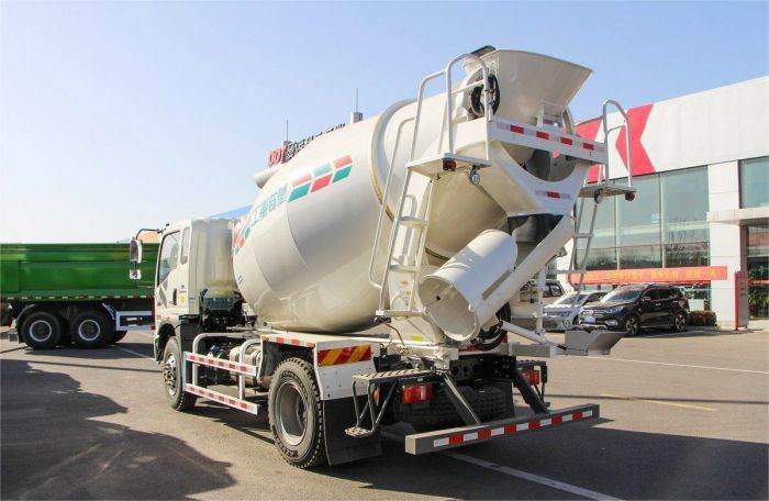 HOWO 4X2 Concrete Mixer Truck