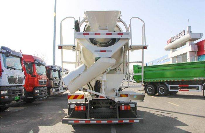 HOWO 4X2 Concrete Mixer Truck