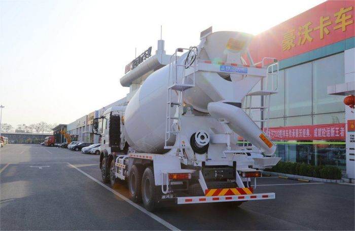 HOWO T5G  8X4 Concrete Mixer Truck