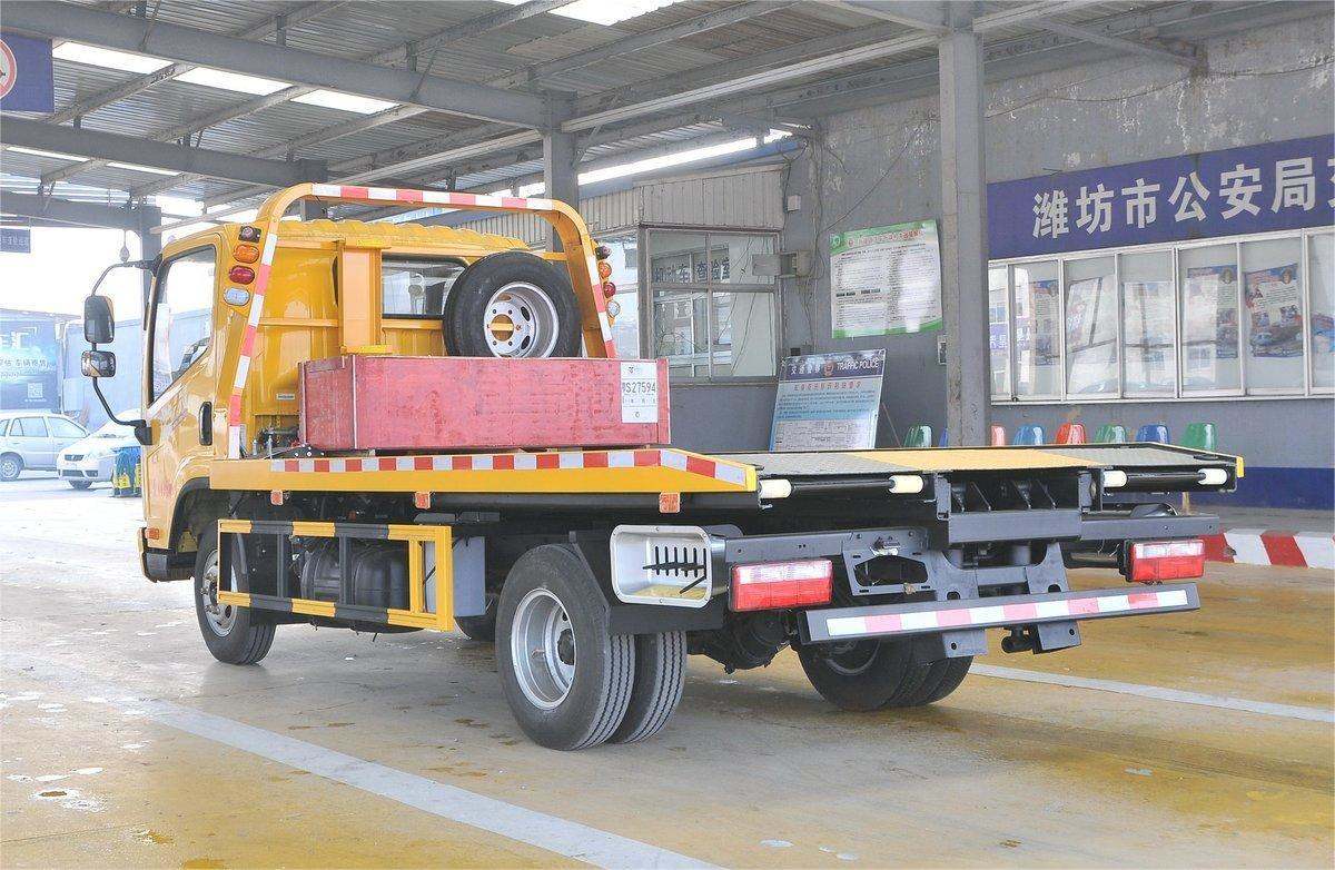 FAW small tow truck