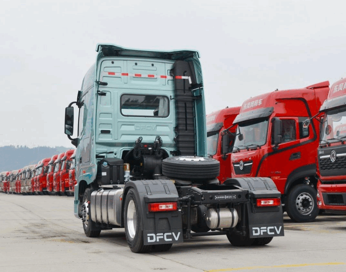 Dongfeng 4×2 Road Tractor