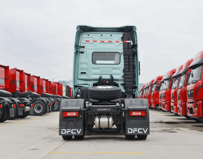 Dongfeng 4×2 Road Tractor