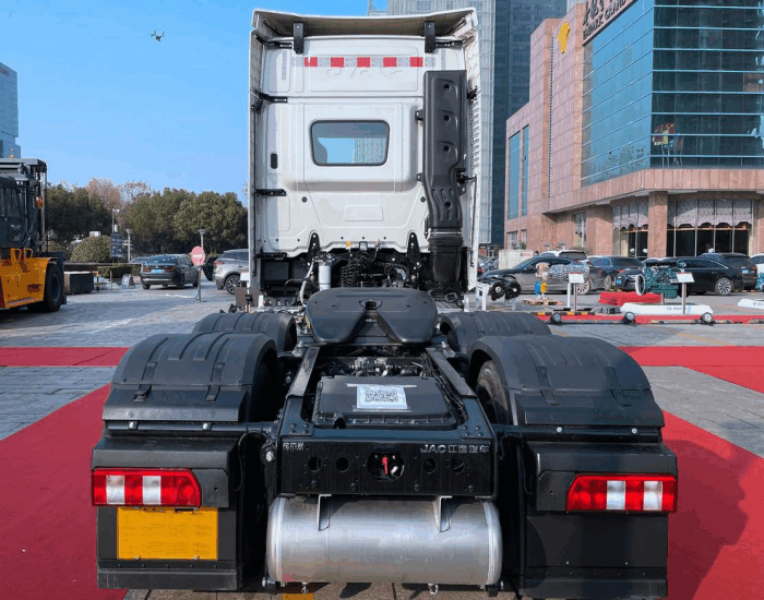 JAC Gelfa 6×4 Road Tractor