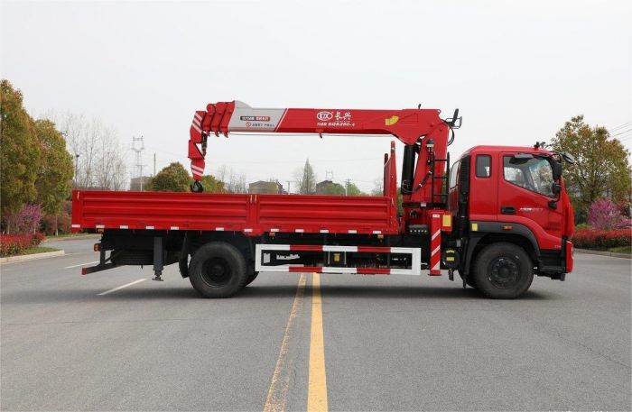 FOTON ES7 4X2 Loader Crane