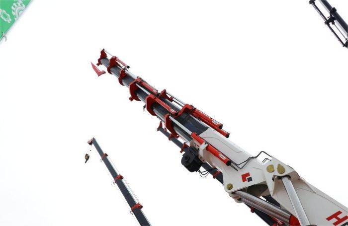 HOWO TX 10X4 Loader Crane