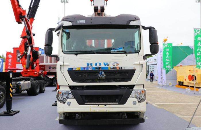 HOWO TX 10X4 Loader Crane