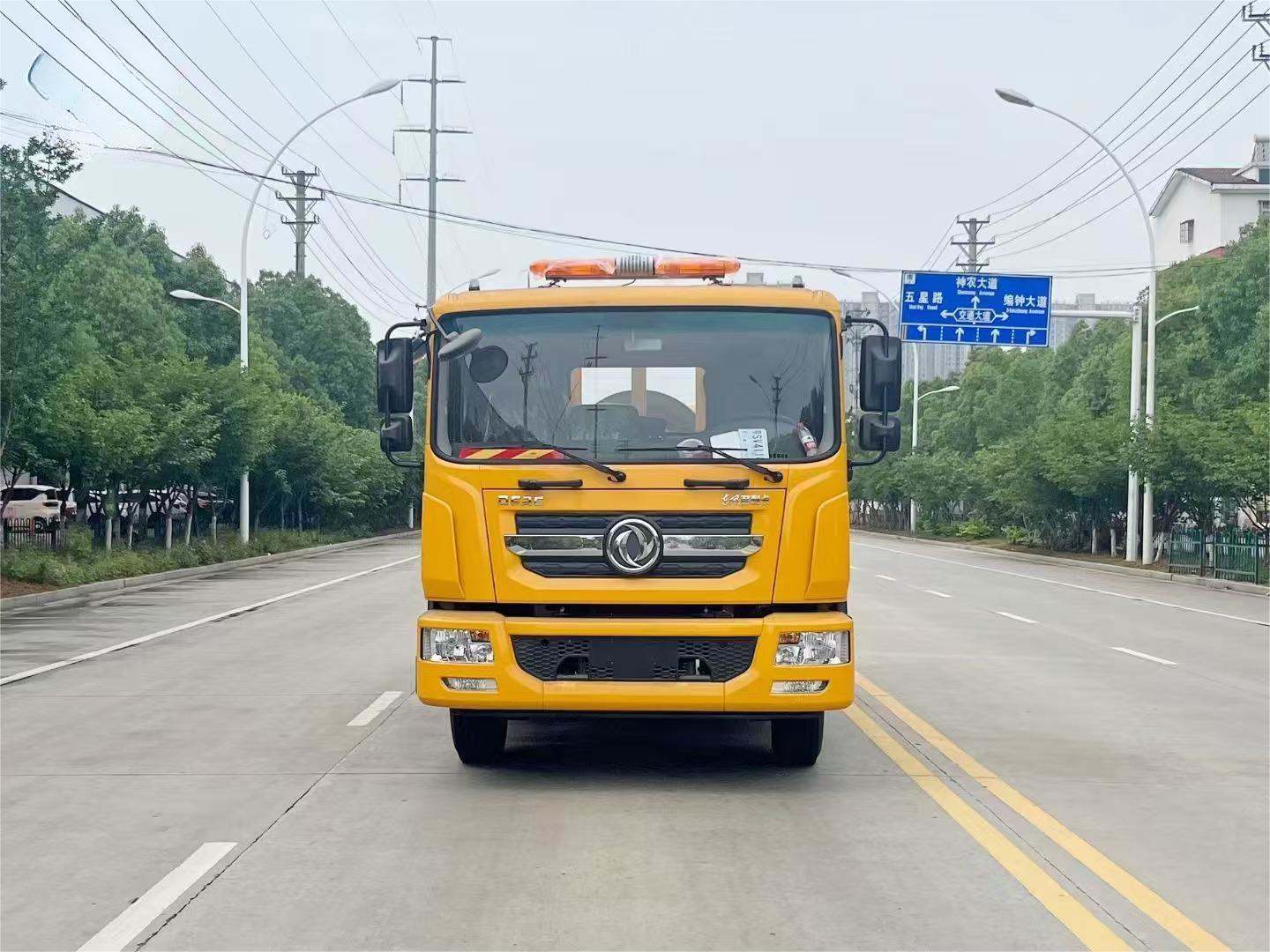 DFAC D9 Attenuator Truck