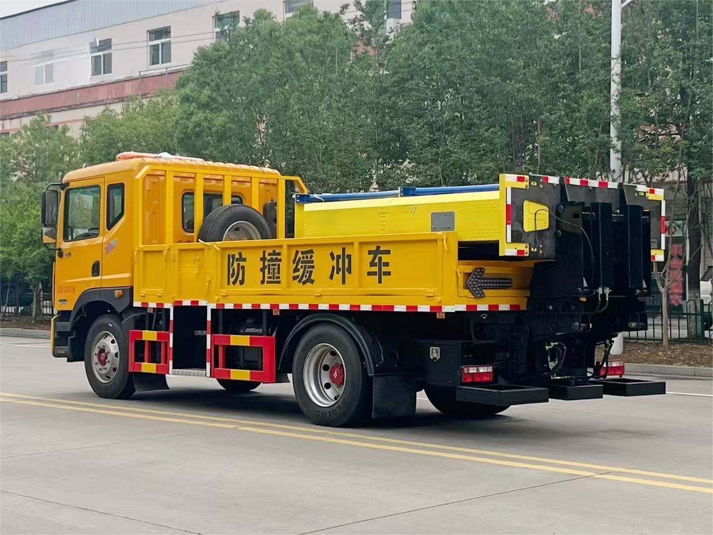 DFAC D9 Attenuator Truck