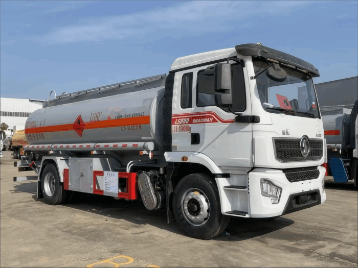 SHACMAN 15000l mobile refueling truck