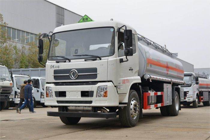 Dongfeng 14000 litre Tanker Truck