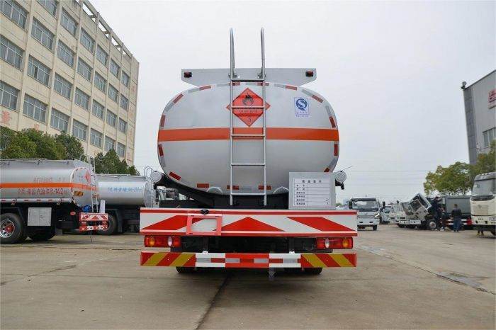 Dongfeng 14000 litre Tanker Truck