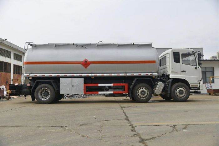 Dongfeng 21800l fuel tanker