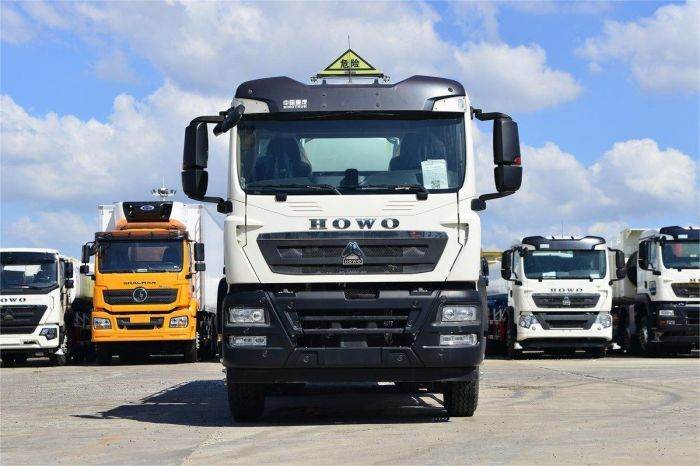HOWO 20000l fuel tanker