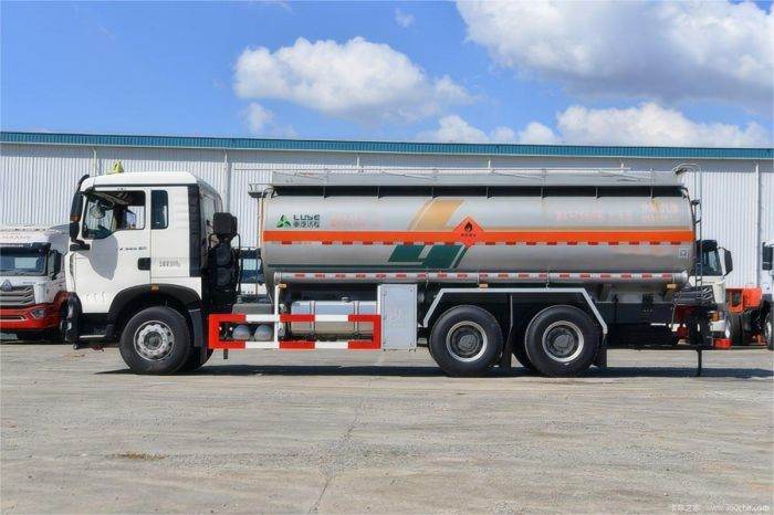 HOWO 20000l fuel tanker