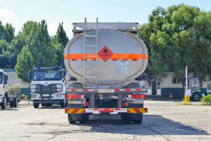 HOWO 20000l fuel tanker