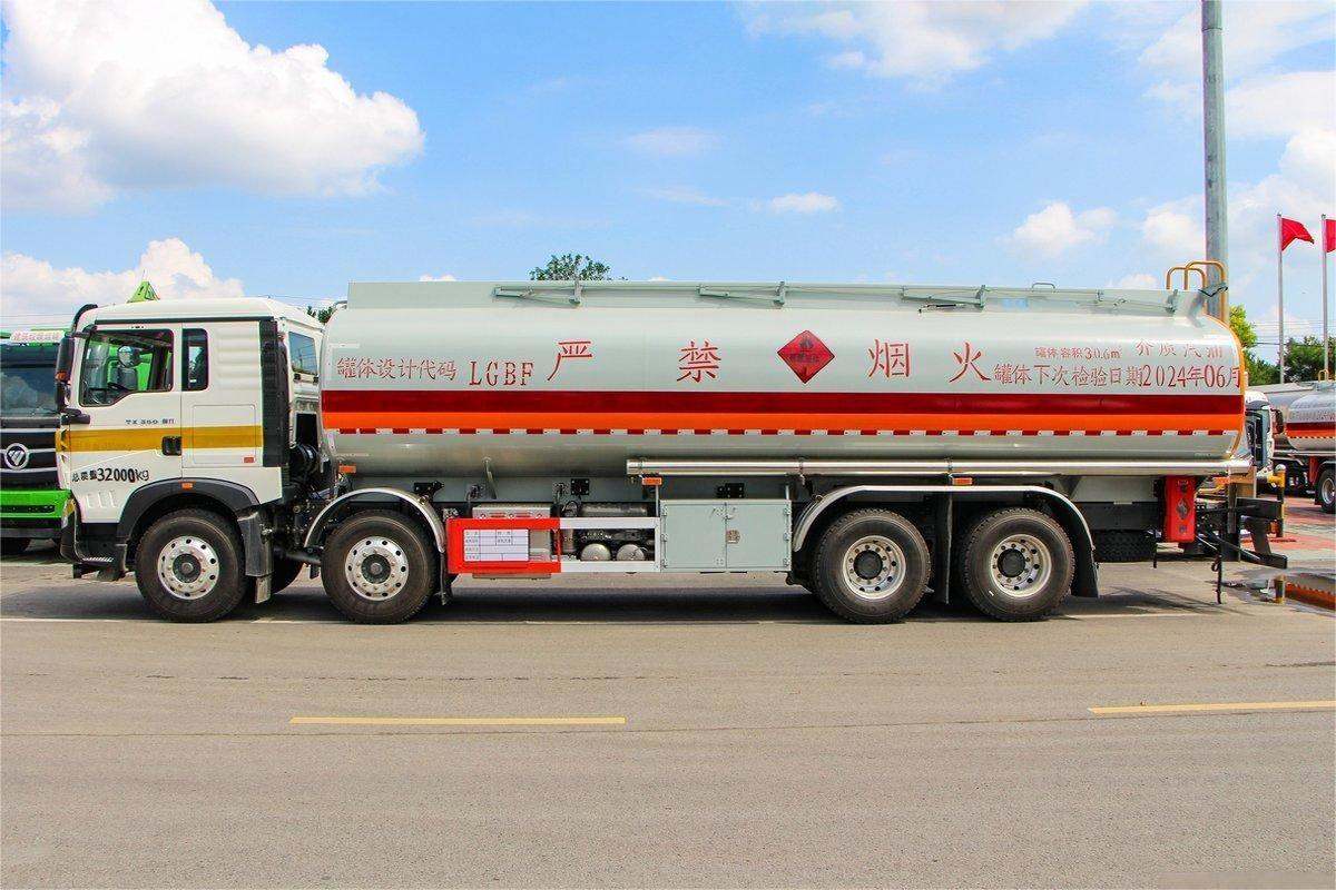 HOWO 30m³ Tanker Truck