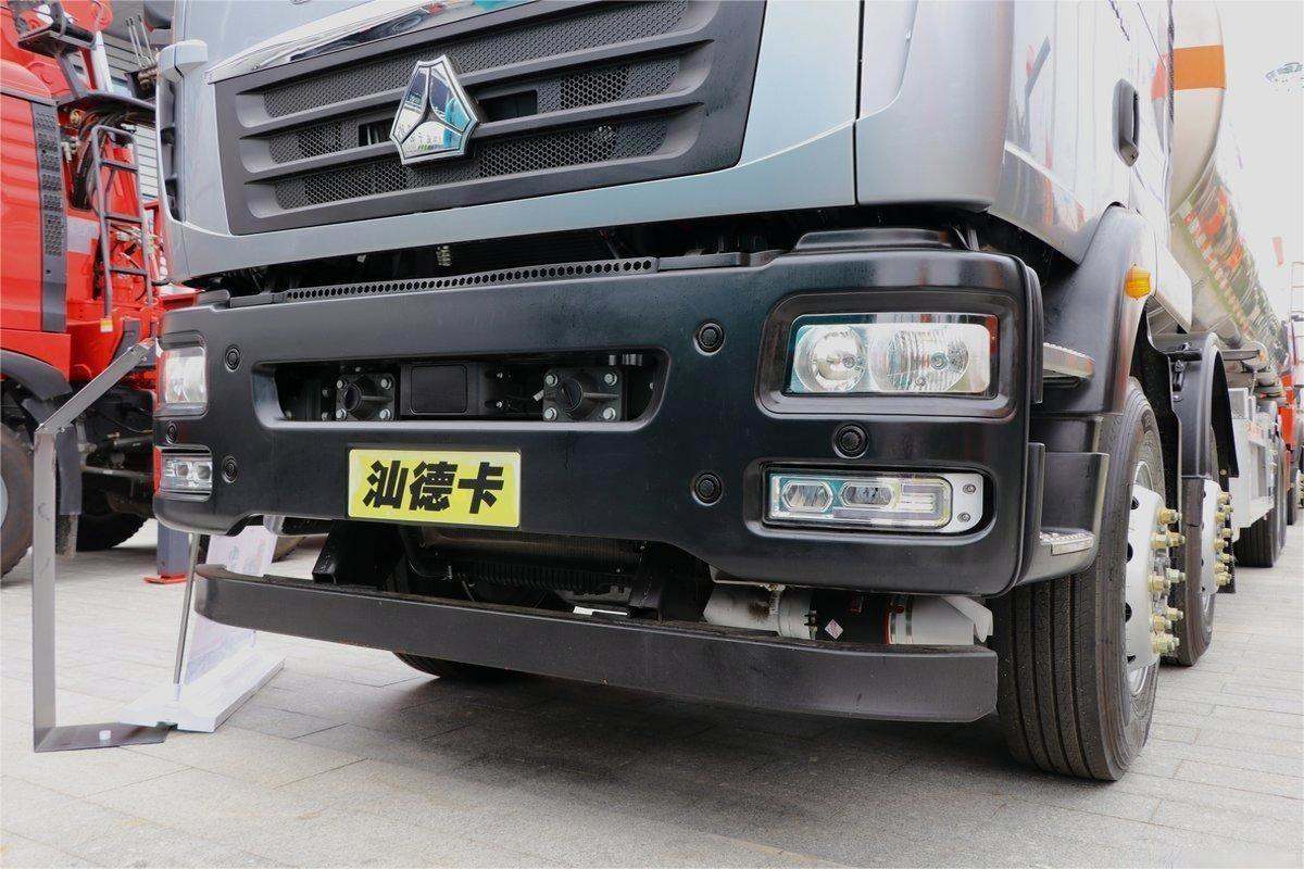 Sinotruk 29000 litre fuel tanker