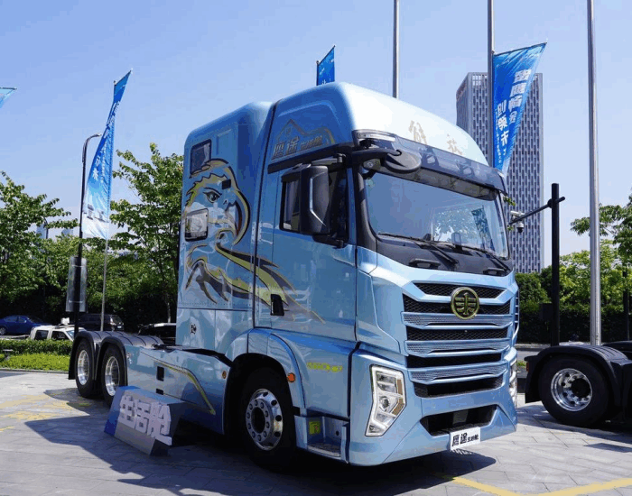 FAW 6×6 Road Tractor