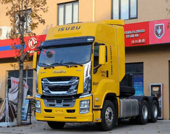 ISUZU 6x4 Road Tractor