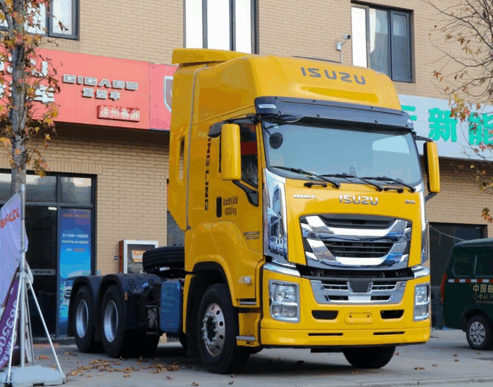 ISUZU 6x4 Road Tractor