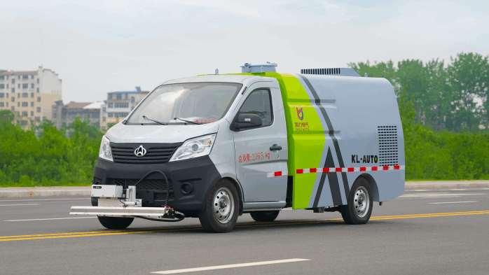 Road maintenance and cleaning truck