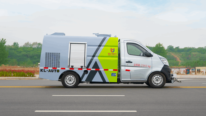 Road maintenance and cleaning truck
