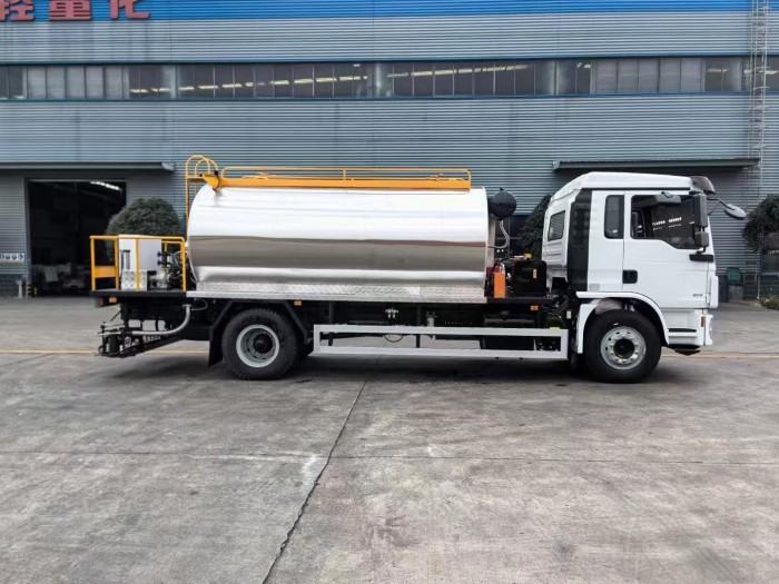 SHACMAN L3000 Asphalt Spreader