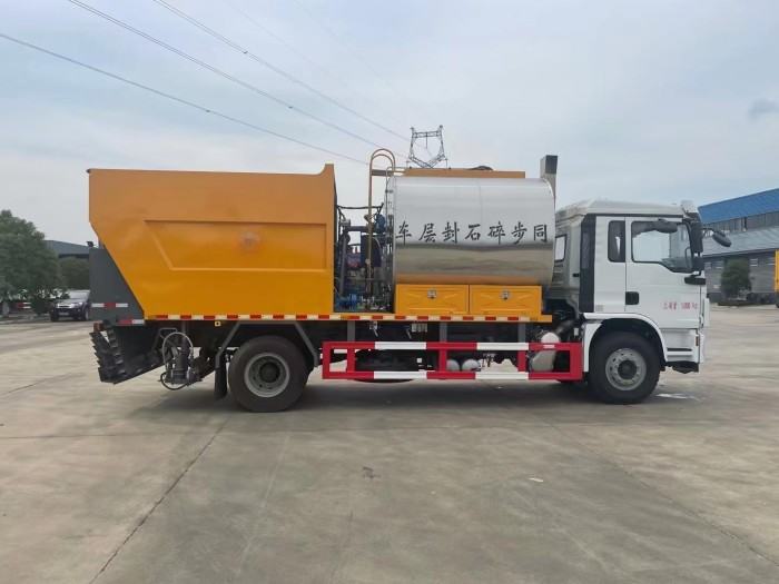 SHACMANL3000 Synchronous Chip Sealing Vehicle