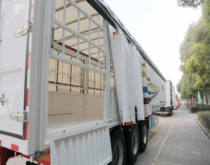 Side curtain bar transport semi-trailer