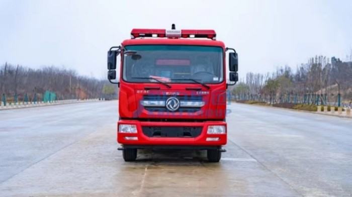 Dongfeng Dolica D9 foam fire truck