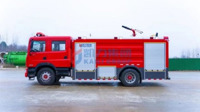 Dongfeng Dolica D9 foam fire truck