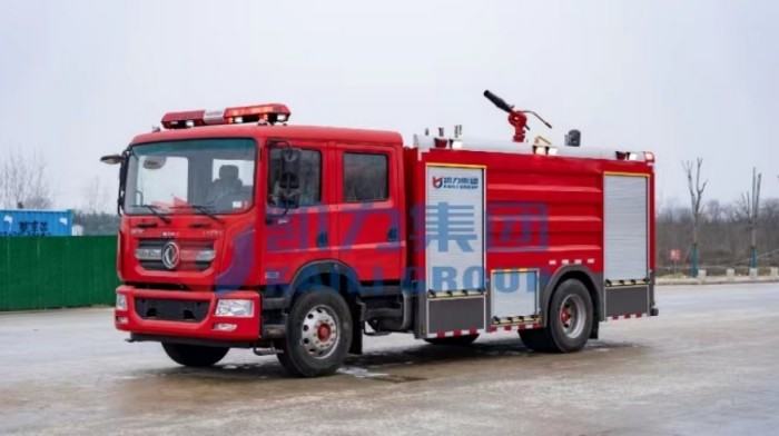 Dongfeng Dolica D9 foam fire truck