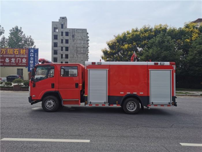 ISUZU Water Tank Fire Truck