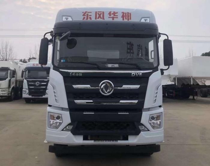 Dongfeng 8x4 bulk feed transport truck