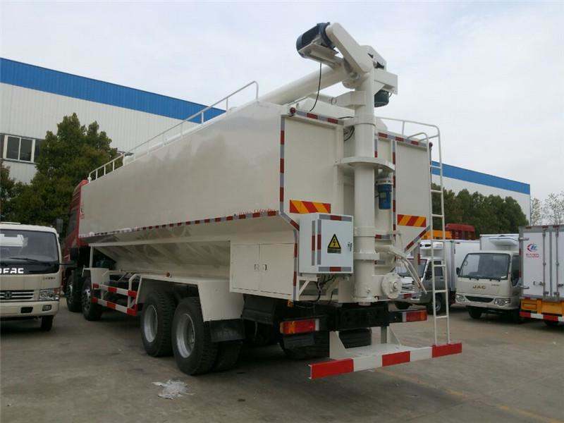 Dongfeng 8x4 bulk feed transport truck