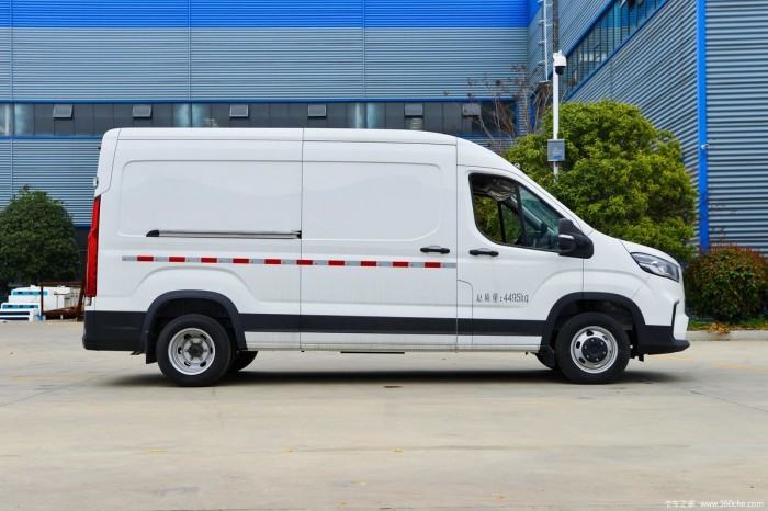 SAIC Reefer Truck