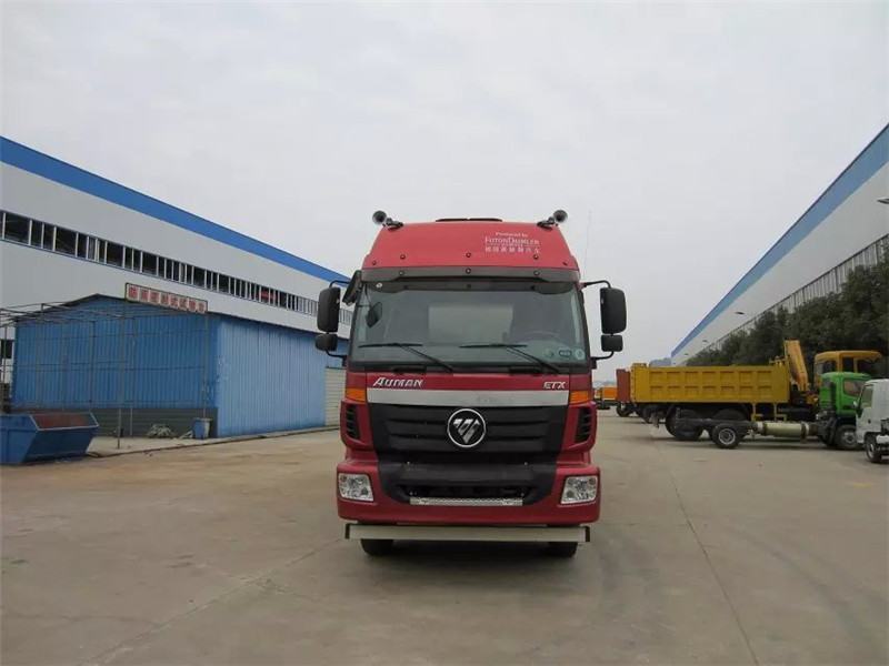 Foton bulk feed transport truck