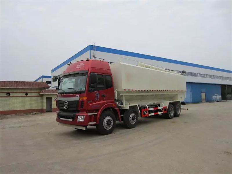 Foton bulk feed transport truck