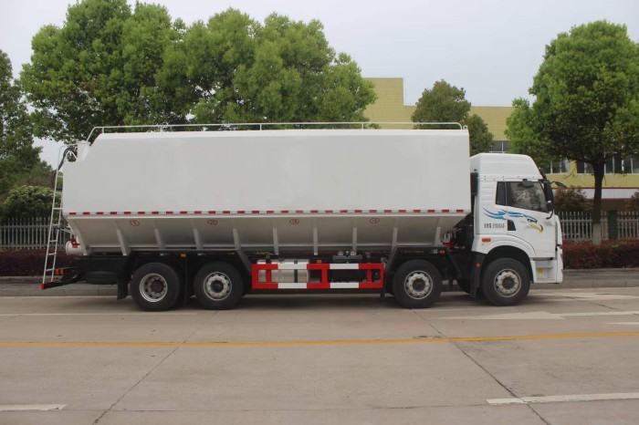 FAW 8x2 bulk feed transport truck