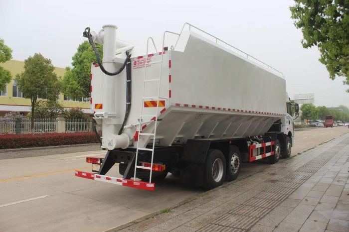 FAW 8x2 bulk feed transport truck