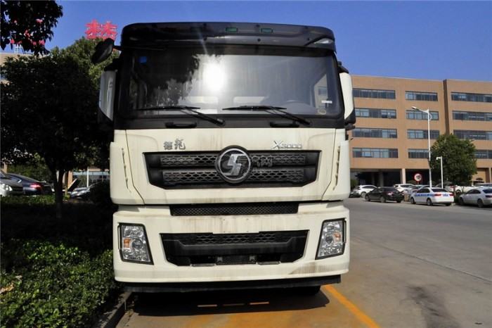 SHACMAN X3000 8x4 Bulk Feed Truck