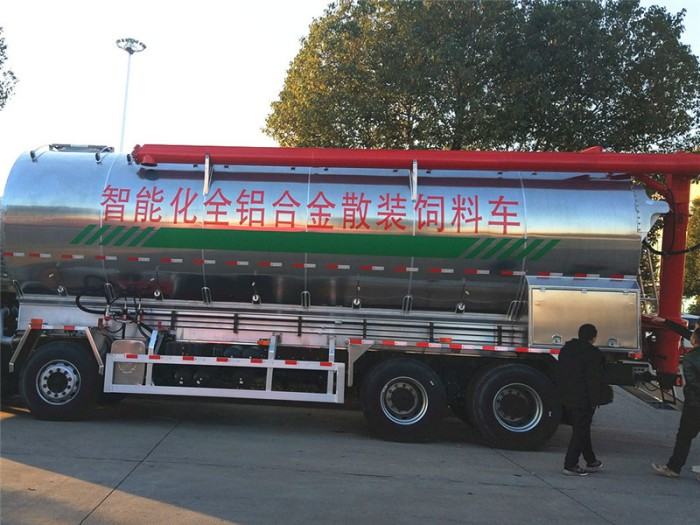 SHACMAN X3000 8x4 Bulk Feed Truck