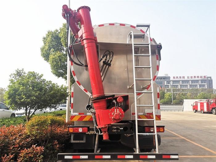 SHACMAN X3000 8x4 Bulk Feed Truck